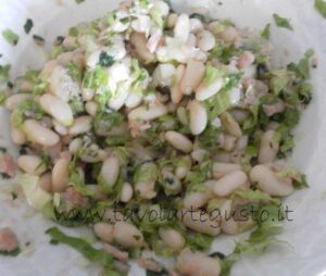 insalata di fagioli, tonno e lattuga4 insalata di fagioli, tonno e lattuga4