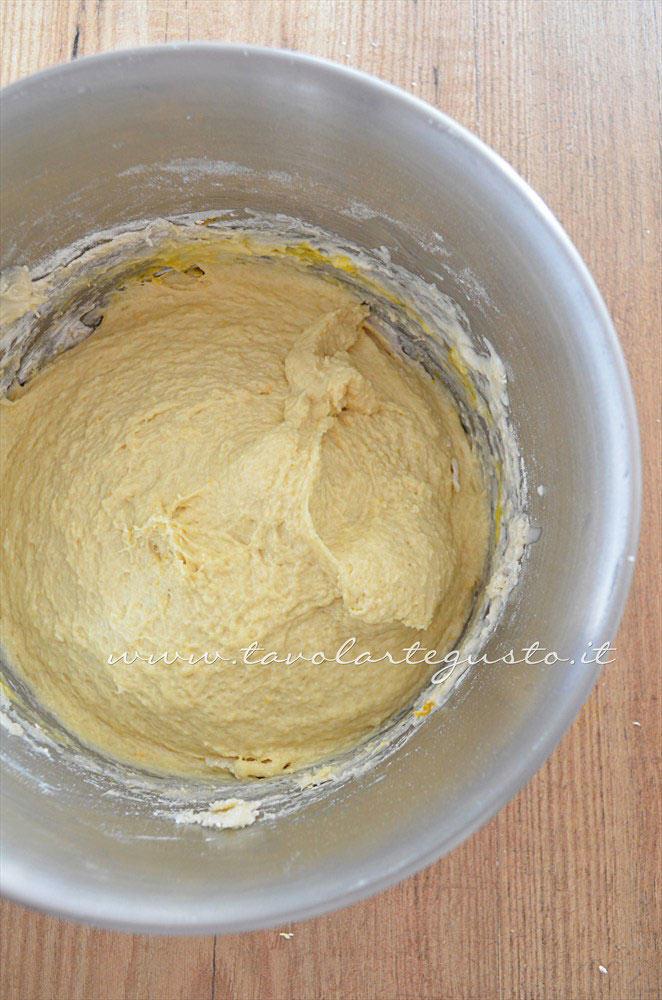Impasto Graffe senza patate a metà lavorazione - Ricetta Graffe senza patate Impasto Graffe senza patate a metà lavorazione - Ricetta Graffe senza patate