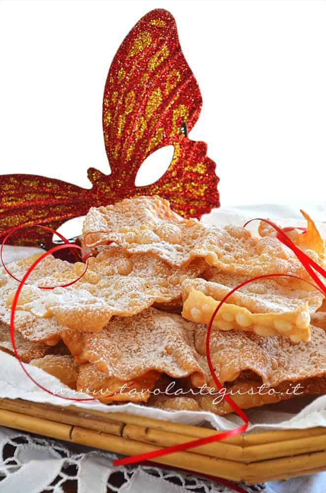 Chiacchiere di Carnevale - Ricetta Chiacchiere