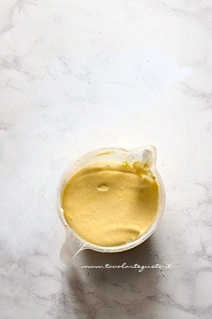 montare le uova con lo zucchero - Ricetta Crema al cioccolato