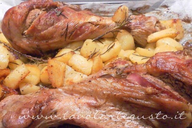 Fusi di Tacchino al forno con patate - Ricetta - Ricetta di Tavolartegusto