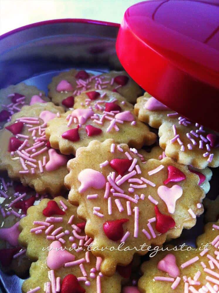 Biscotti di san valentino decorati