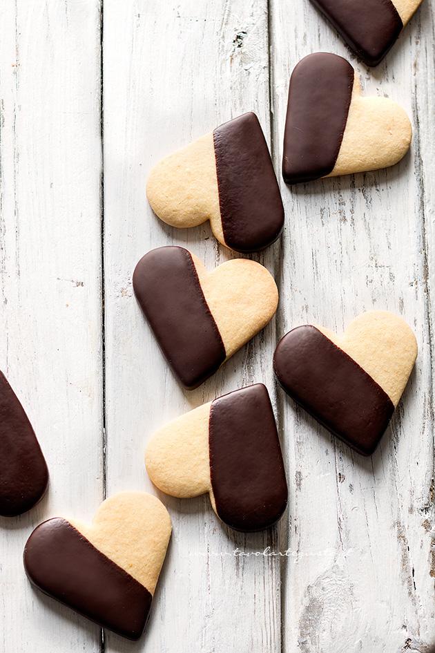 Biscotti Di Natale In Pasta Frolla.Biscotti Frolla E Cioccolato Ricetta Biscotti Frolla E Cioccolato