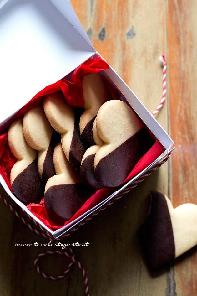 Biscotti frolla e cioccolato nella scatola - Ricetta Biscotti Frolla e cioccolato