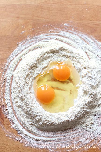 Come fare l'impasto della pasta fresca all'uovo1 -  Ricetta pasta fresca fatta in casa
