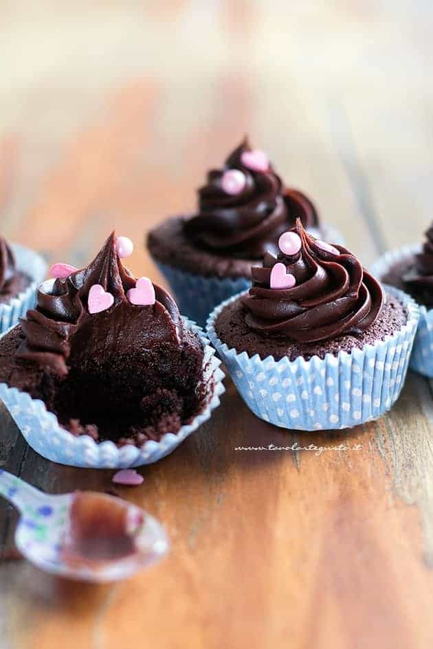 Interno soffice Cupcake al cioccolato - Ricetta Cupcakes al cioccolato