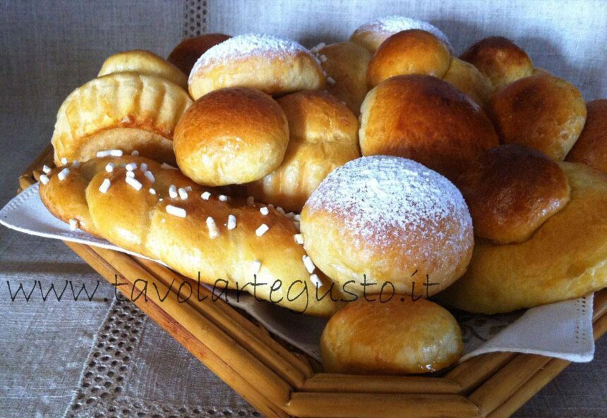 Pasta Brioche Ricetta - Brioches dolci - Trecce Brioches