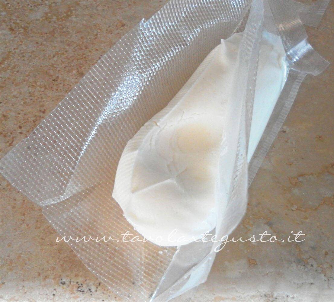 Pasta di zucchero dopo la conservazione sottovuoto - Ricetta Pasta di Zucchero - Glassa Fondente