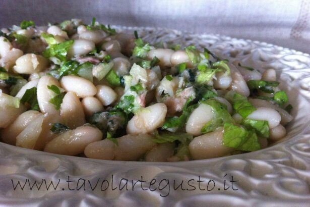 insalata di fagioli, tonno e lattuga