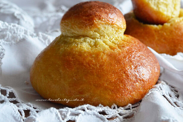 Brioche siciliana - Brioche col tuppo - Ricetta Brioche siciliane