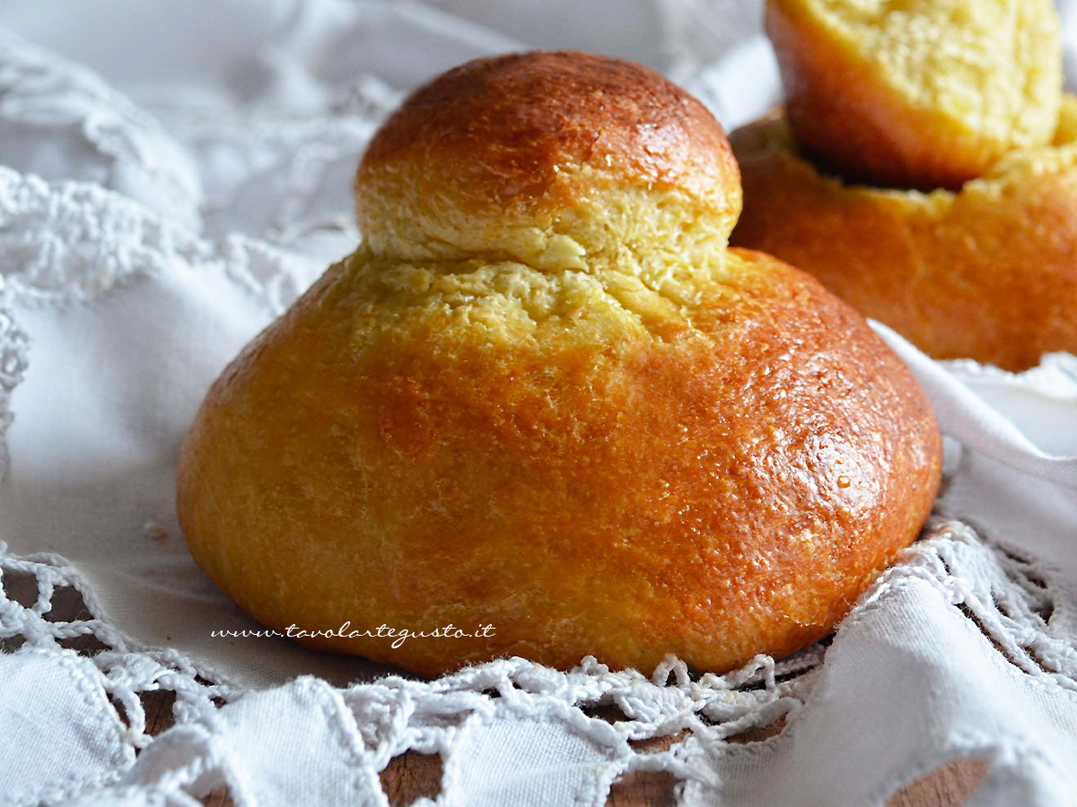 Brioche siciliana - Brioche col tuppo - Ricetta Brioche siciliane