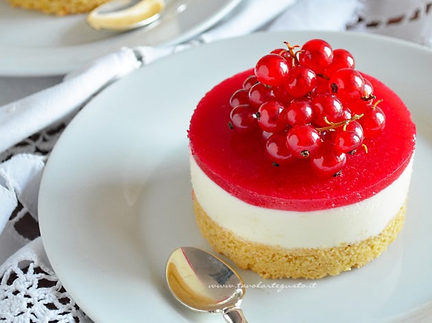 Cheesecake al ribes - Ricetta di Tavolartegusto