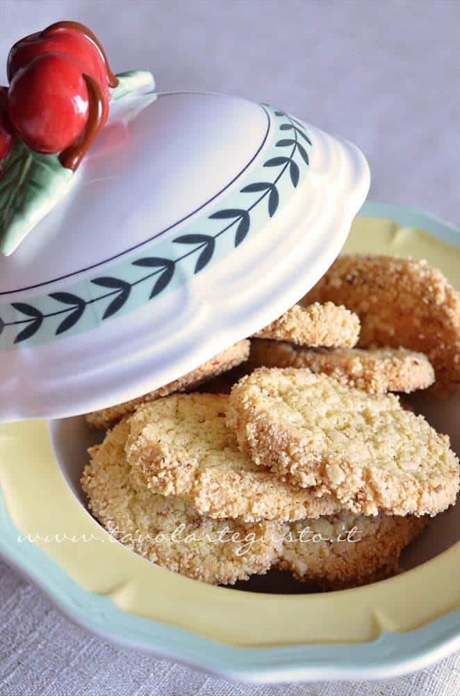 Biscotti Di Natale Nocciole.Biscotti Alle Nocciole Ricetta Biscotti Alle Nocciole Tavolartegusto