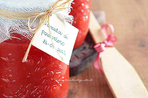 Passata di pomodoro fatta in casa - Ricetta