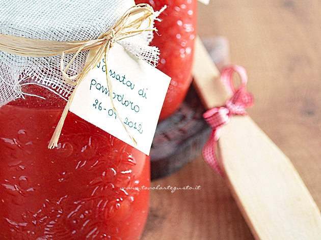 Passata di pomodoro fatta in casa - Ricetta