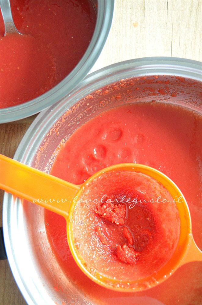 Passata di pomodoro fatta in casa: Ricetta e Consigli passo passo