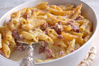 pasta al forno salsiccia e besciamella