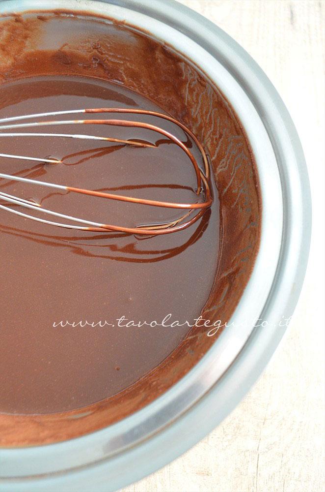 Burro fuso - Ricetta Torta cioccolato e nocciole