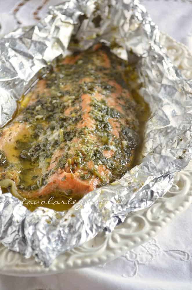 Filetto di salmone al cartoccio - Ricetta - Ricetta di Tavolartegusto