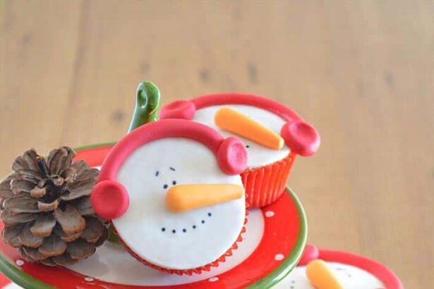 Cupcakes Natalizi decorati in Pasta di Zucchero - Cupcakes di Natale - Ricetta