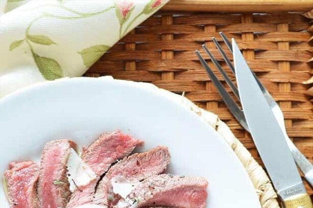 Tagliata di manzo pepe timo e grana - Ricetta Tagliata di manzo