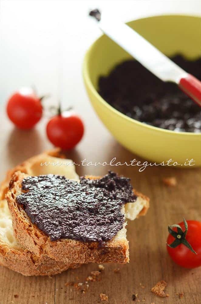 Patè di olive nere - Ricetta Patè di olive nere Patè di olive nere - Ricetta Patè di olive nere