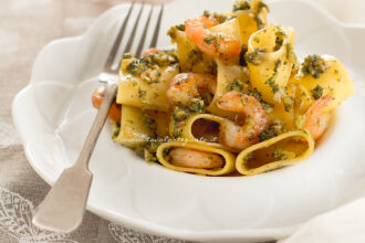 calamarata con gamberi e broccoli