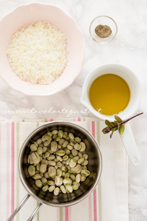 ingredienti per tartufi salati di fave e pecorino