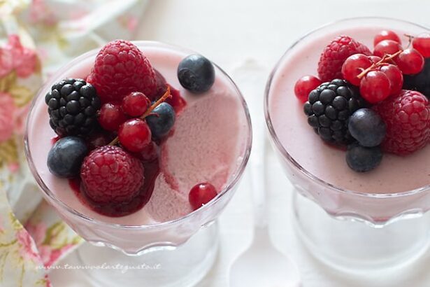 Mousse ai frutti di bosco - Ricetta Mousse ai frutti di bosco