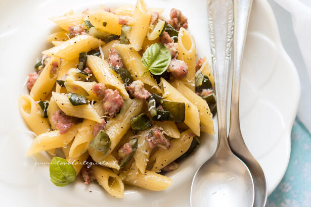 Pasta zucchine e salsiccia