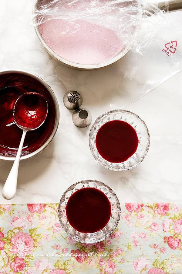 Mousse ai frutti di bosco: ricetta fresca e golosa