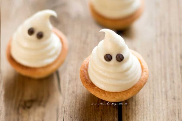 dolcetti fantasmini di halloween - Ricetta di Tavolartegusto