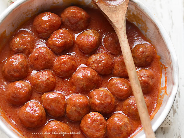 Polpette al sugo - Ricetta Polpette al sugo- - Ricetta di Tavolartegusto