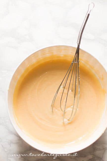 Preparare la crema di ricotta2 - Ricetta Pastiera napoletana - Ricetta di Tavolartegusto