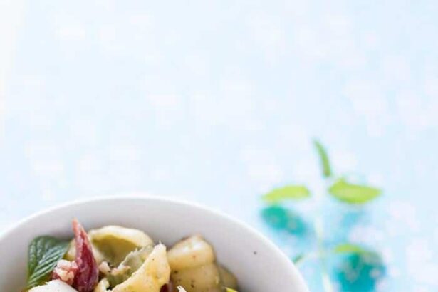 Pasta con le fave e salame - Ricetta pasta con le fave - Ricetta di Tavolartegusto