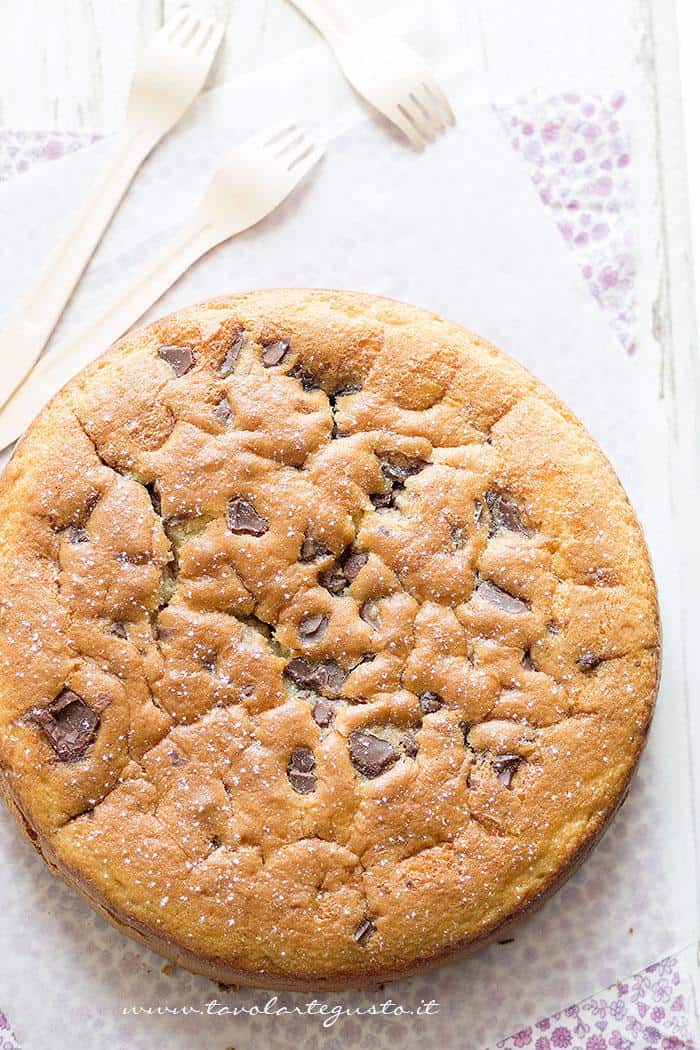 Torta Stracciatella Soffice Con Pezzi E Scaglie Di Cioccolato Ricetta Facile