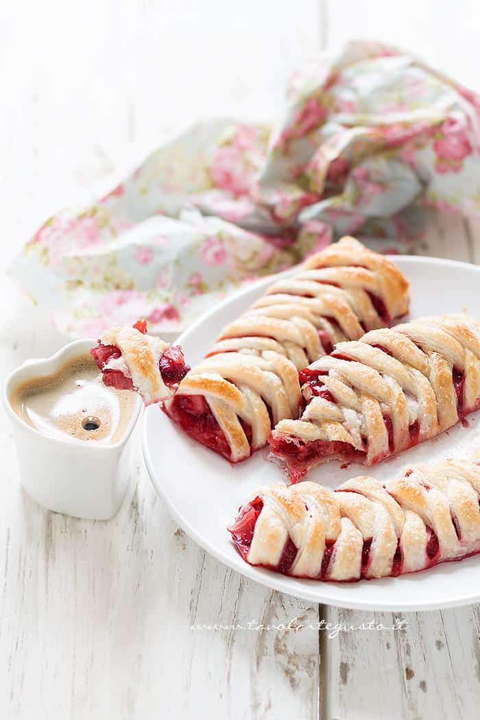 Sfogliatine di fragole - Ricetta Sfogliatine di fragole 1