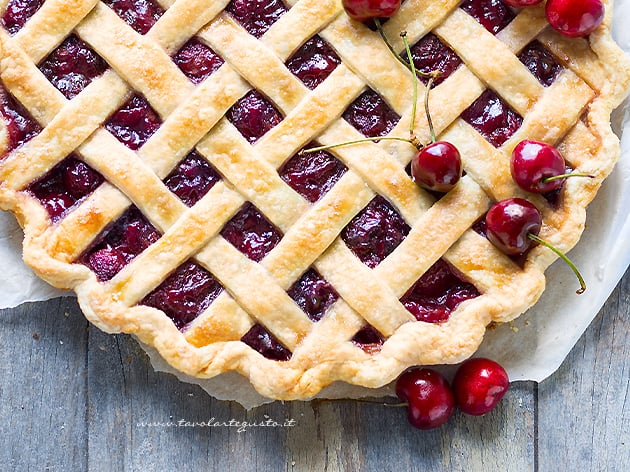 Crostata di ciliegie fresche - Ricetta di Tavolartegusto