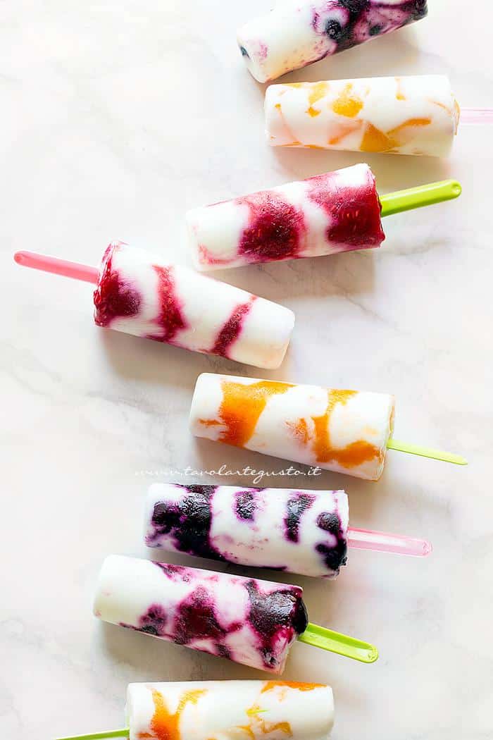 Ghiaccioli allo yogurt e frutta - Ricetta Ghiaccioli allo yogurt e frutta