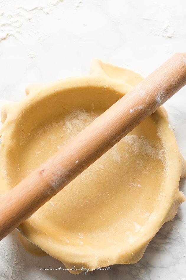 Come rivestire uno stampo per Crostata - Ricetta Pasta frolla morbida - Pasta frolla