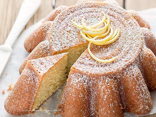 Chiffon cake al limone alta e morbida ricetta