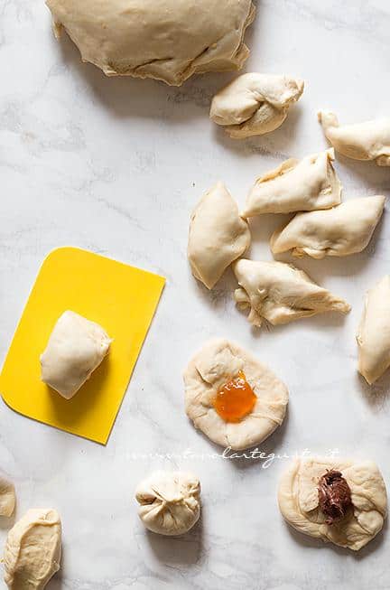 Farcire il Danubio dolce con la Nutella o la Marmellata - Ricetta Danubio Dolce