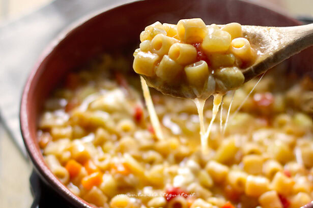 Pasta e Patate la Ricetta napoletana - Ricetta Pasta e patate - Ricetta di Tavolartegusto