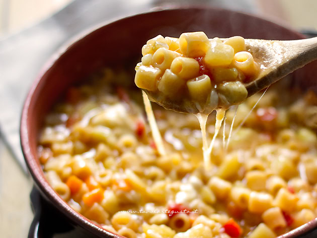 Pasta e Patate la Ricetta napoletana - Ricetta Pasta e patate - Ricetta di Tavolartegusto