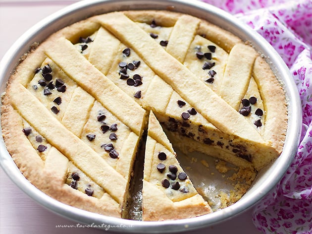 Crostata di Ricotta Cremosa con gocce di cioccolato - Ricetta Crostata di Ricotta-