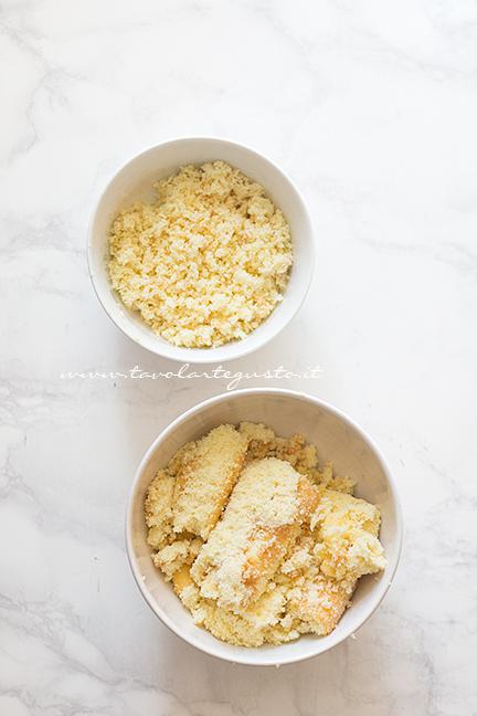 Sbriciolare una parte di pasta biscotto - Ricetta Cake pops Mimosa