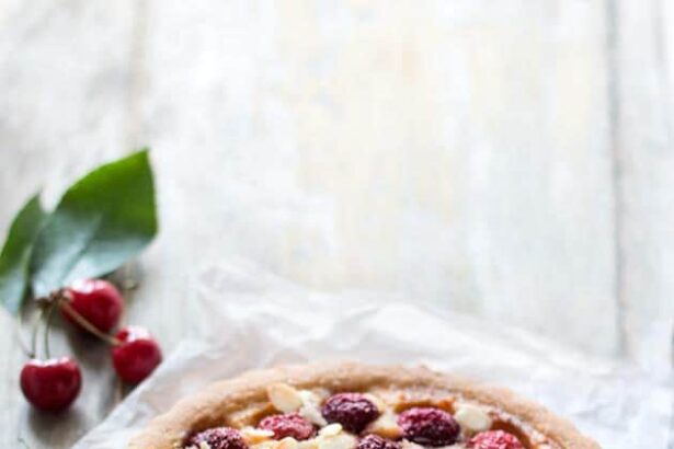 Fette di Crostata morbida di Ciliegie - Ricetta Crostata morbida di Ciliegie - Ricetta di Tavolartegusto