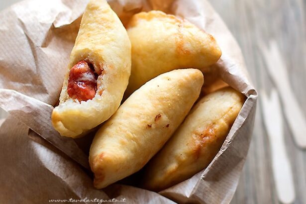 Panzerotti senza lievitazione veloci e facili - Ricetta di Tavolartegusto