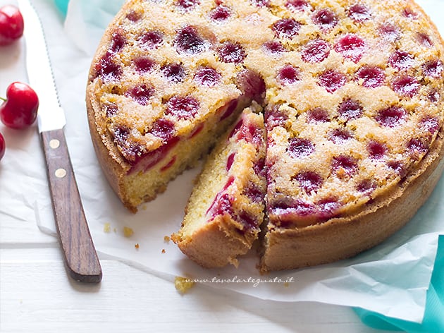 Torta soffice alle Ciliegie - Ricetta Torta morbida alle ciliegie