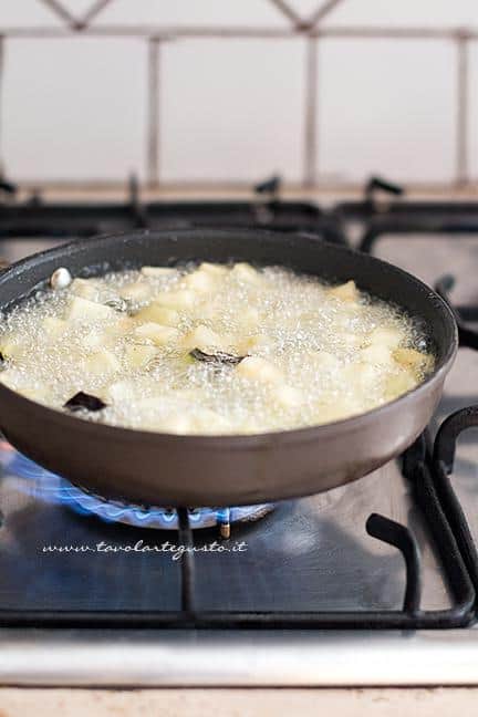 Melanzane A Funghetto La Ricetta Originale Napoletana Facile E Veloce